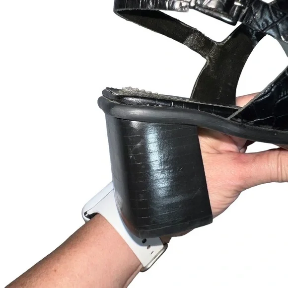 BANDOLINO *Vintage* (EUC) Kendra Black Leather T Strap Sandals, Size 9.5 - Picture 10 of 12